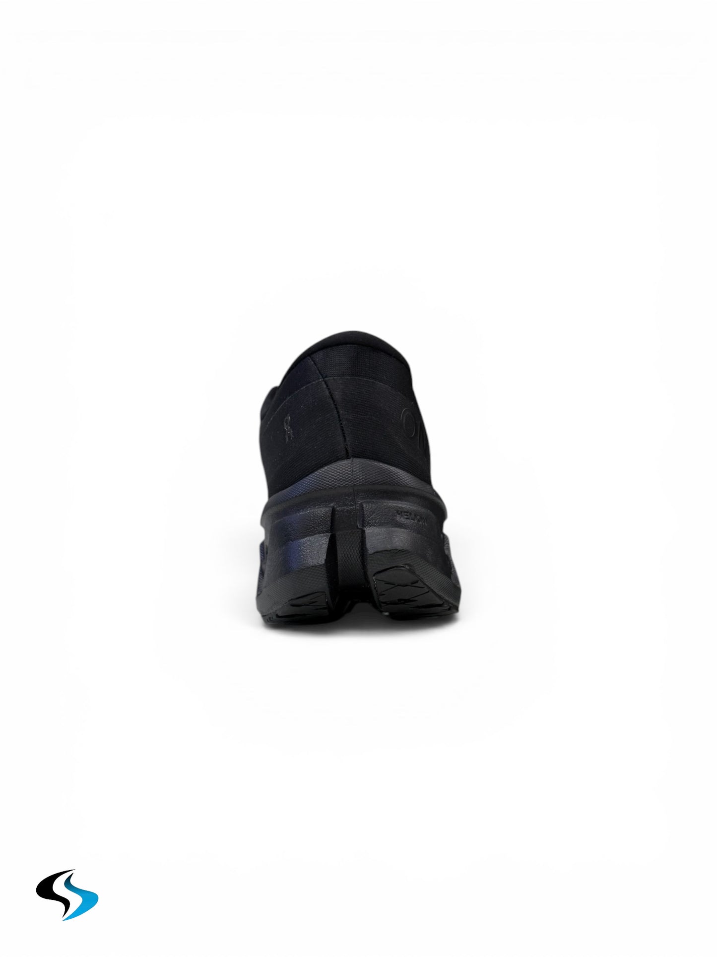 On cloud monster 3 negros