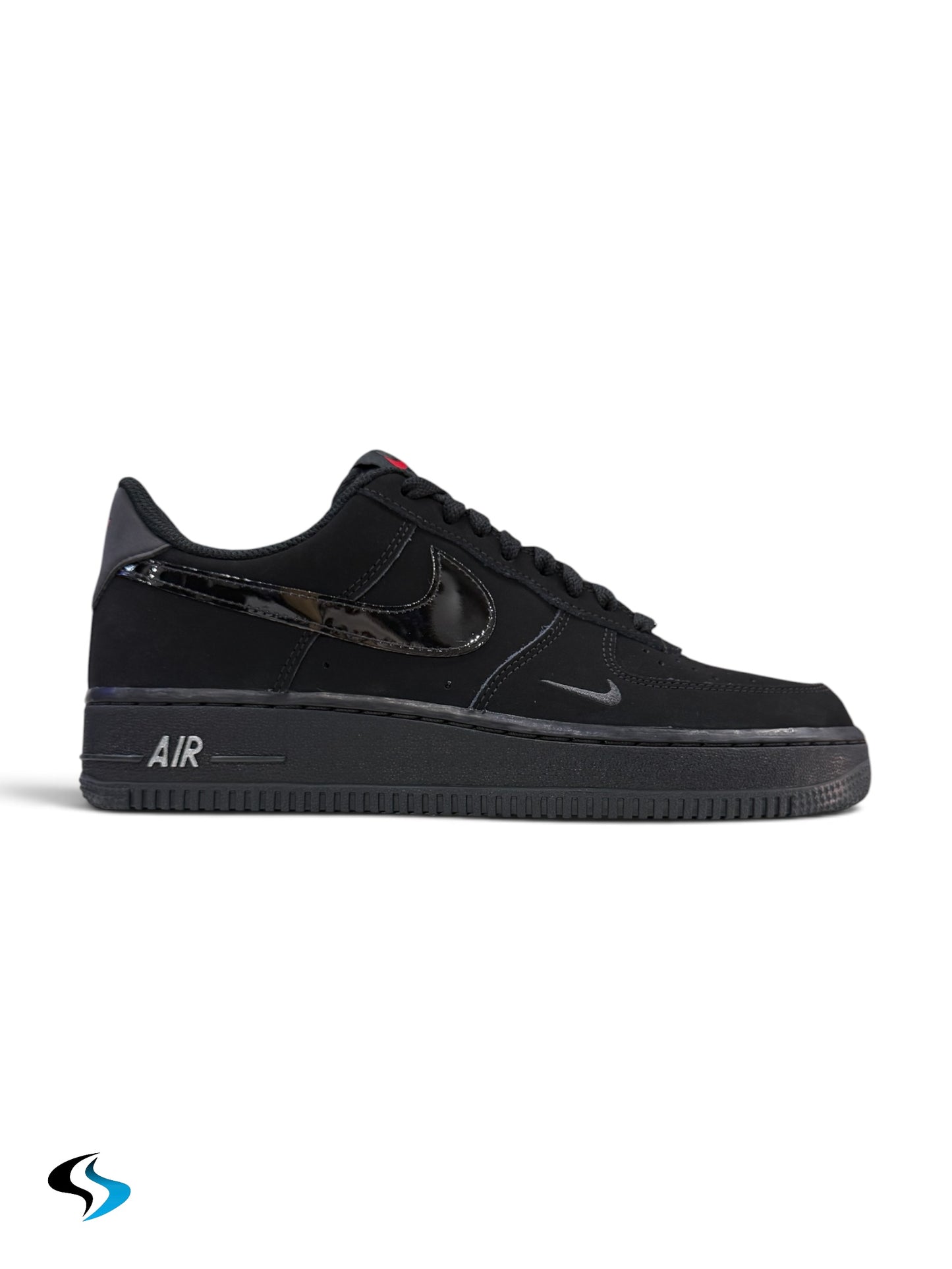 Tenis Nike Air Force 1 Low ‘07 LV8 Black Patent Swoosh