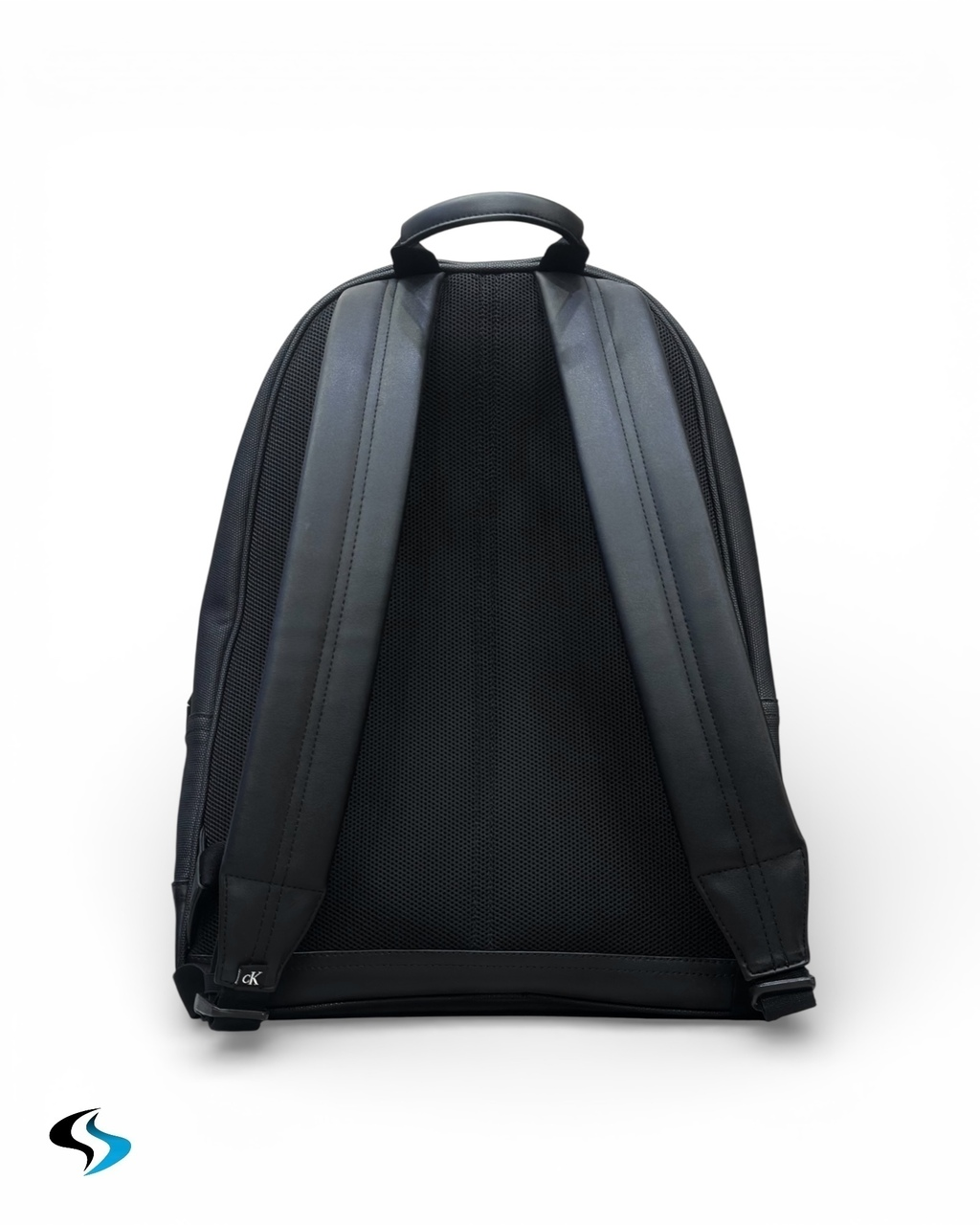 Mochila Calvin Klein con cremallera